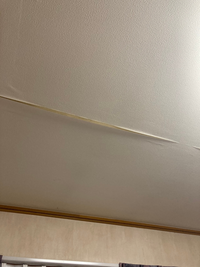 天井の壁紙が剥がれてきました 隙間から糊をつけてそのまま貼っても支 Yahoo 知恵袋