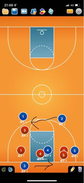 バスケの審判、立ち位置について 審判をしてていつもどうやったら正しく見えるのか、、 画像の青1がボールマンで赤3がDFとしたら青３を審判としたら場所と見るところはあっていますか？基本的にOFと...