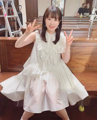 声優の東山奈央ちゃんの写真なんですけど これスカート透けてませんか どうでし Yahoo 知恵袋