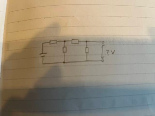 高校1年 電気回路 至急お願いします。 この回路を 直並列回路に書き換えるとどうなりますか？ 画像が横向きになってしまいましたすみません