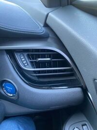 緊急です 車のフロントの吹き出し口 みたいなところにネックレスを落と Yahoo 知恵袋