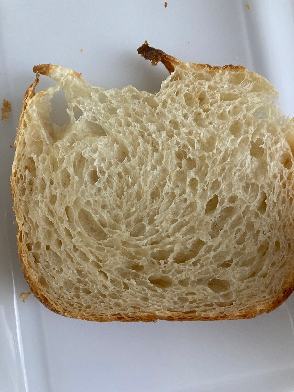 ホームベーカリーで作ったパンが、トースターで焼いても焦げ目がつかないのはなぜですか？ ちなみに、市販の超熟パンは、きれいに焦げ目がつきます。 トースターはバリュミューダです。