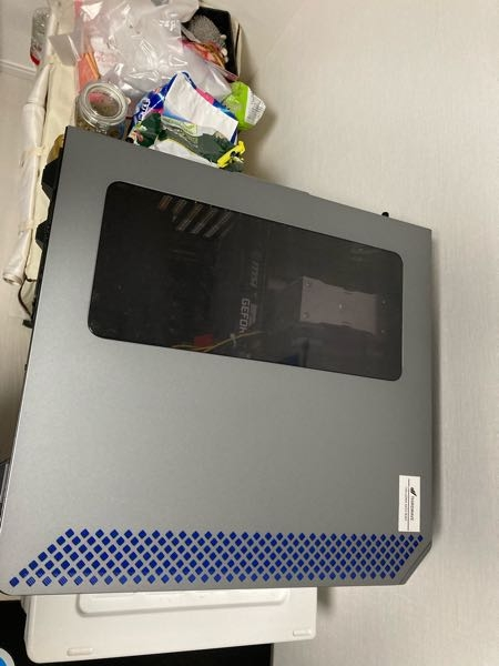 質問です。ゲーミングpcを横置きにしたいのですが。なんだか怖くて調べ 