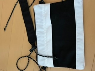 半年ほど前に買いました、次のバッグがほしいので売ります！ 5年ほど前にguで390円で買った物なのですが、こういうバッグはも