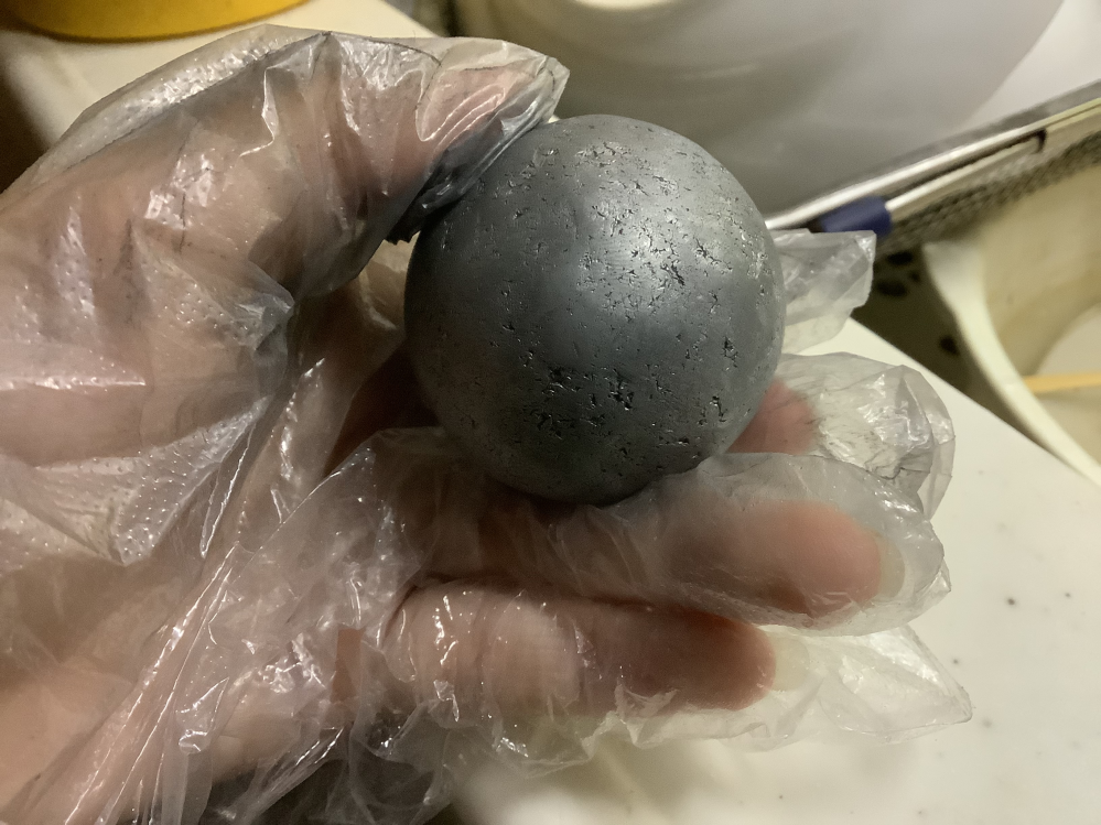 アルミ玉を磨いてる状態なんですが光りません……タオルとかスポンジを