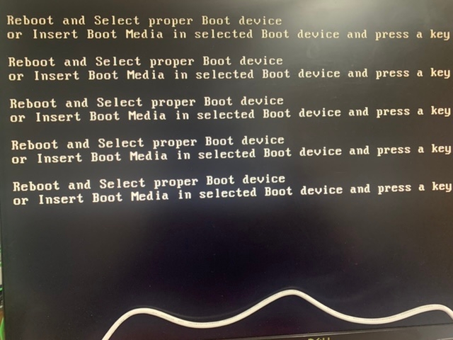 ゲーミングPCを自作し、BIOS設定をしたいのですが、 F2キーor deleteキーを連打しても「Reboot and Select proper Boot Device or Insert Boot Media in selected Boot device and press a key」が連続して出てきます。これはBIOSのバージョンが低いからでしょうか。このBIOS画面が永遠に開けないため困っています。