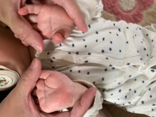 9ヶ月になる息子の手相なんですが、これがマスカケという手相なんでしょうか？ 両方の手がこのような感じです。 どなかかわかる方いらっしゃいましたら、よろしくお願いいたします。