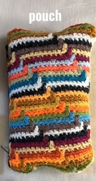 インスタで見つけたこのポーチってハンドメイドで作れますか？ かぎ編みしかした事ないんですけど、、
