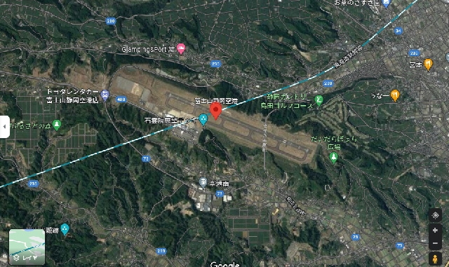 富士山静岡空港の滑走路と東海道新幹線が立体交差しています。Google Mapで見たところ富士山静岡空港の滑走路は山の上を削って作られたように見えます。 と言うことは東海道新幹線は山の下をトンネルで走っていることになります。このトンネルの名前を教えて下さい。