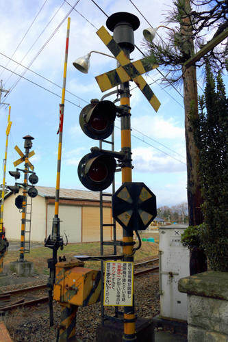 電球が大半の電鐘踏切は電鈴踏切と違って制御方法がそれぞれ異なるからledの警 Yahoo 知恵袋