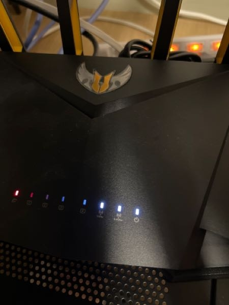 Wi-Fi接続について モデム〜BBユニット〜ASUSルーターに繋げてるのですが赤ランプが付き接続できません 解決策教えてください