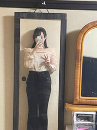 オフショルダーを初めて着たのですが 変ですか Snsのホンネに載せたら 服装 Yahoo 知恵袋