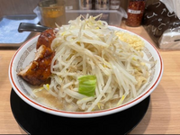 質問です。インスタのストーリーでこのラーメンの写真をあげるのは女子ウケ悪いですかね？ご回答お願いします。 