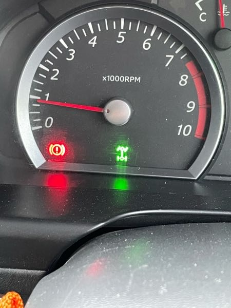 この緑の警告灯はどうゆう意味ですか 車種はjb23スズキジムニーです お願い Yahoo 知恵袋