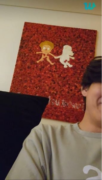 Btsのテテさんのタタマイク顔 メンバーはどう思っていると思いますか Yahoo 知恵袋