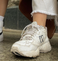 このスニーカーの名前を教えて欲しいです Newbalanceまでは Yahoo 知恵袋