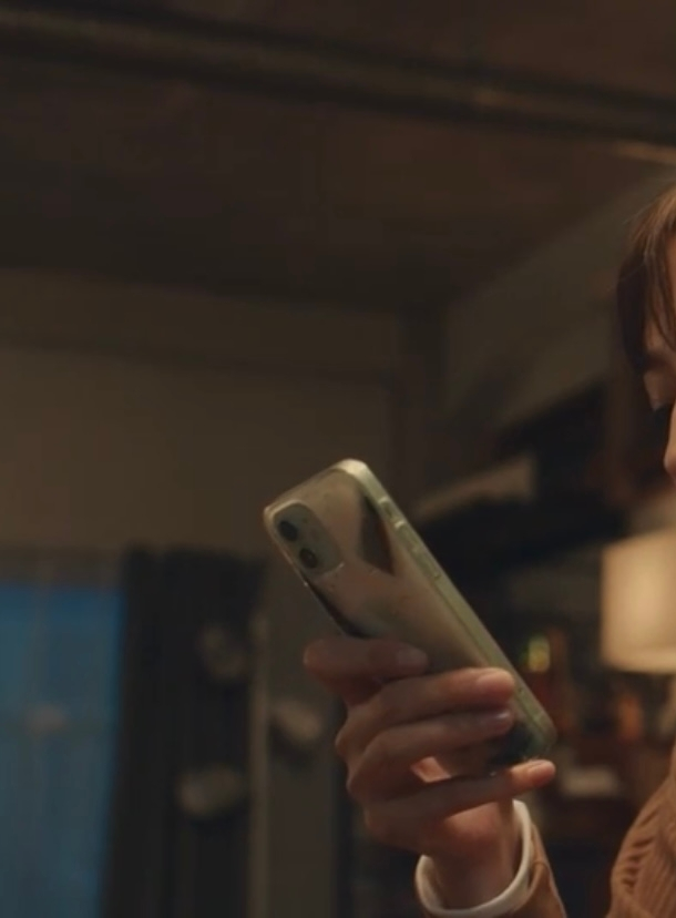 ドラマ Silent で 川口春奈ちゃんが使用しているスマホケースがどこのも Yahoo 知恵袋
