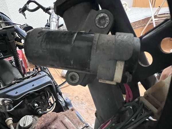 zxAF35について質問なのですが、キーシリンダーを交換しようと思って