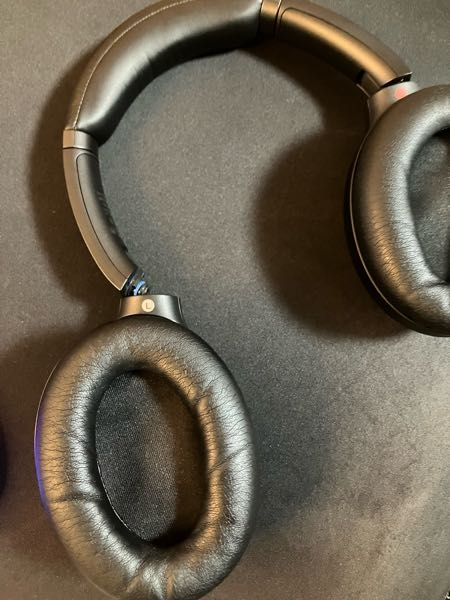 WH-1000XM4の回転するところが折れてしまったんですけど、ソ