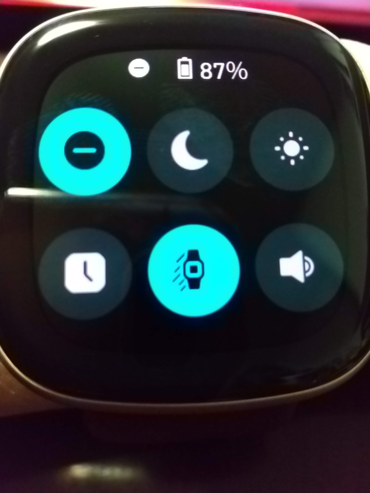 fitbitversa3映画館や劇場内での設定を教えてください。 - 初めて