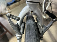 自転車でブレーキが壊れたんですがこれって何を直せばいいのか分かりま 