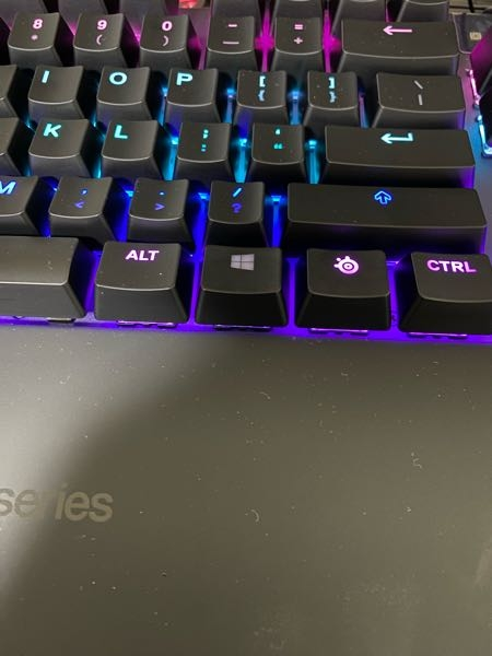 Aperpro tkl apexpro(Windowsキー反応しません) apexproのTKLを使っているのですが急に右のWindowsボタンが光ら