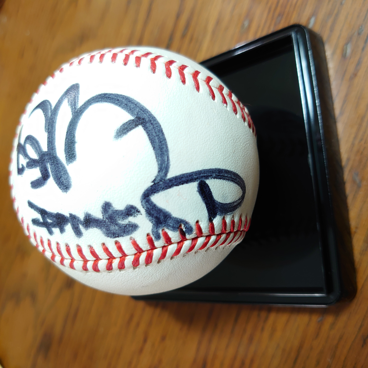 【送料込み！】東方神起★ユチョン★レアサインボール 送料込み！】東方神起☆ユチョン☆レアサインボール