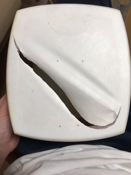 三味線の皮が破れてしまった場合、自分で張り替えることは可能ですか