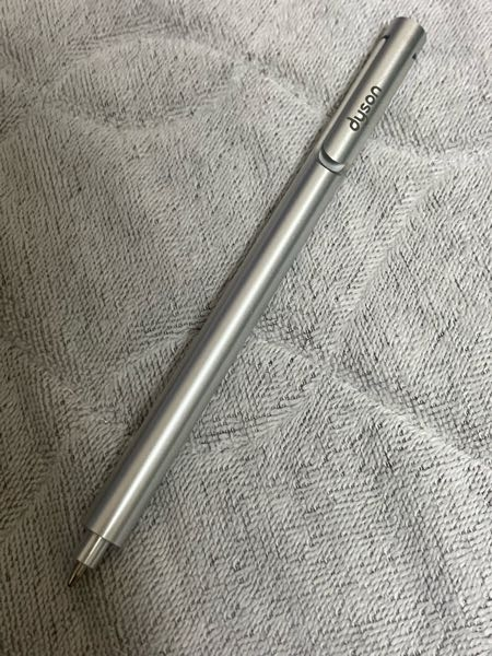 至急！どちらの文房具がおすすめですか？早めの回答お願いします