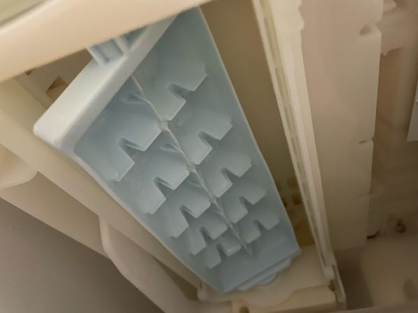 日立冷蔵庫R-G6200F型氷ができず、パネルの鍵マークが3回点滅、少し前