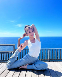 絶景ＹＯＧＡという番組で、ちっぱくて綺麗なおねーさんが父島でヨガり続けるのを録画しました。
私もあんな綺麗なおねーさんになりたいです。
あの山はどこなのですか？
登山です。 