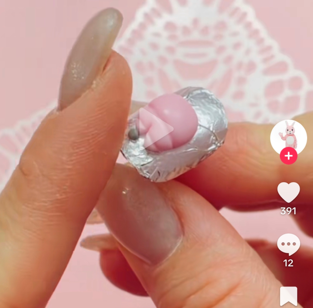たまに見るネイルの動画でこのようにアルミホイル？？みたいなのを巻い