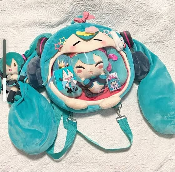 中国限定の初音ミクの痛バックを探しているのですが、公式サイトなど