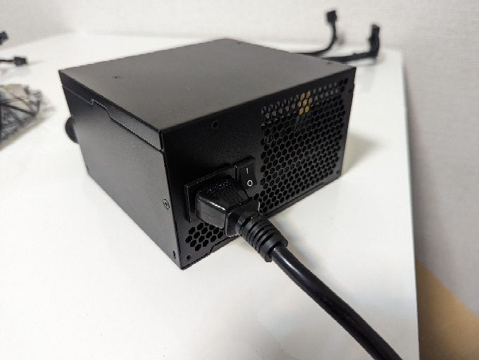 自作PCの電源が入りません！初めて自作PCを組みましたが完成しても全く