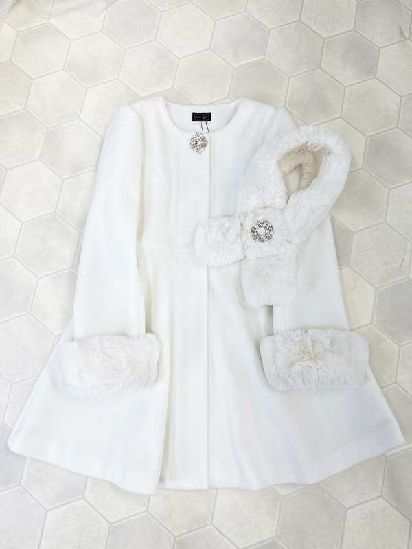 お姉様方に質問です❕evelynのこちらのコートが欲しいのですが先
