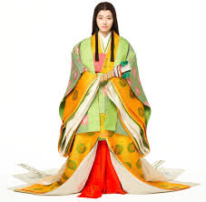 平安時代の十二単（じゅうにひとえ）を着た女性は、夏は暑くなかったの