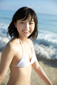 川口春奈はあまり胸がないのですか？ 