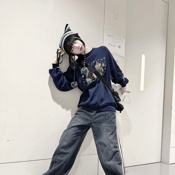 あのちゃん着用 オーバーサイズ スウェット このあのちゃんが着ているスウェットとズボンがどこのブランドのもの