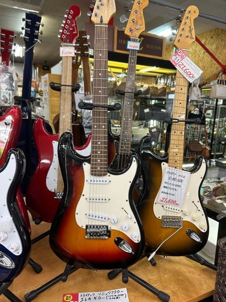 ギターを始めたくて探したらこのトライアンフというとこのギターが5500