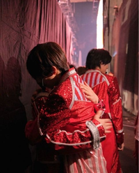 今日(10/17に)ジュニアのインスタに投稿されたこの写真で、田村海琉くんをハグしているのは誰ですか？

Instagram
少年忍者
ガルアワ 