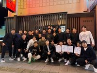 プロ野球選手って、黒色の服着ること多いですよね？
なぜだろう 