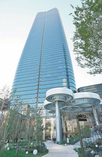 日本1最高層ビルの麻布台ヒルズ森Jpタワーのアマンレジデンスの最上階の64階は分譲住宅価格300億円ですが一体誰が購入したのですか？ 最上階の64階フロアには3部屋ある様で最も大きな部屋はフロア半分を占めており間取りは上階への階段があるメゾネットタイプみたいです
この最も大きいペントハウスの部屋が分譲価格300億円の物件と思われます