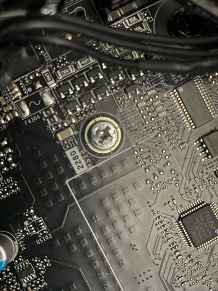 M2.ssdのネジが取り外せません。これってどのドライバーを買えばいいんでしょうか？ 使ってるpcはdellのエイリアンウェアR15です
