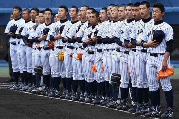 何故高校野球を主催する 高野連が存在していて プロ野球球団で下部組織(ユース)が 存在していないのに U-12 U-15 U-18が存在するのですか？ 特に15と18は高校生活を送る中で 野球部に所属していても 甲子園を目指さずに 侍JAPANとして 選ばれているという事ですよね？ 日本代表と甲子園出場なら どちらが学生にとっていいんでしょうか？