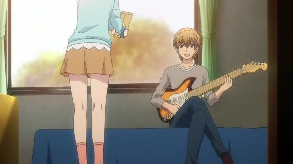 このアニメのタイトルと、ギター抱えてるキャラクターの名前教えてください。