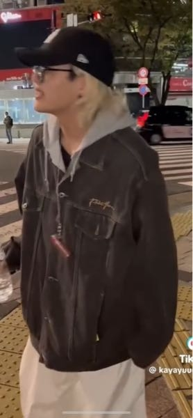 ヤングスキニーのかやゆーさんが着ているこのジャケットはなんで調べれ 