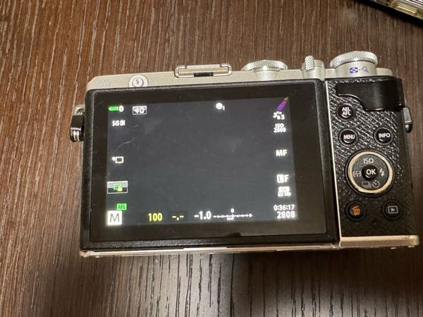 OLYMPUSPENE-P7を使っていますカメラの液晶が映らなくなってしまい