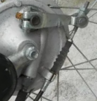 ホンダスーパーカブに詳しい方にヘルプです。 - フロントのブレーキ 