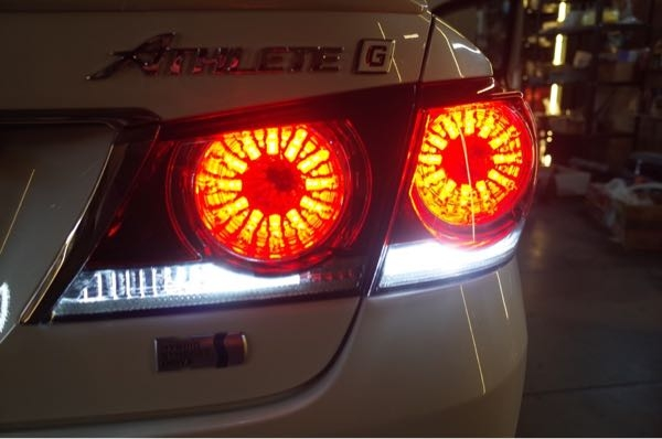 現行型のスカイラインV37やV36のスカイラインのテールランプはス