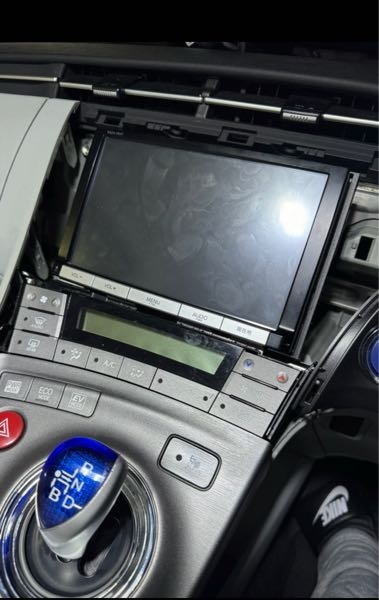 30プリウスナビについて質問です。純正ナビ7インチ型』 トヨタ